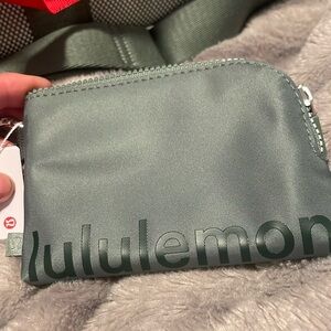 Lululemon clippable card pouch green